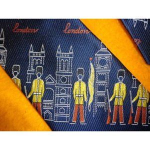 1970s VINTAGE FATTIE ~ LONDON ENGLAND ~ FUNKY MOD GOGO ~ MENS TIE ~ QUEENS GUARD